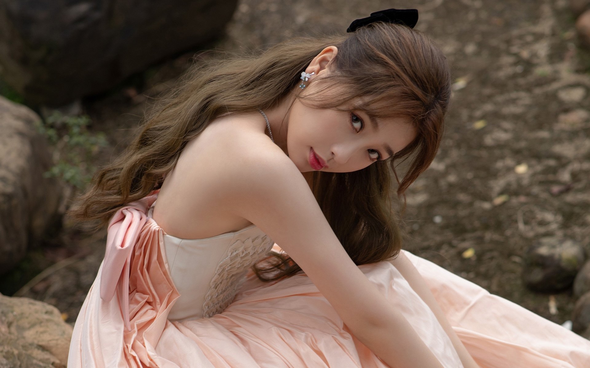 开云体育APP下载-瑞士守门员戴滑雪镜上场,时尚感满分,瑞士守门员身价